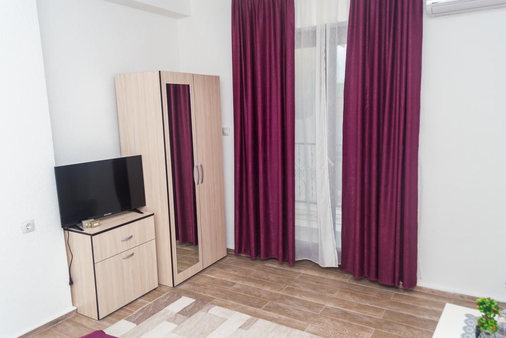 Bed & Breakfast Delikates Stojakovo Exterior foto