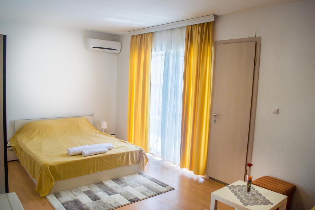 Bed & Breakfast Delikates Stojakovo Exterior foto