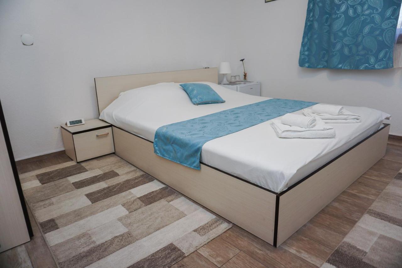 Bed & Breakfast Delikates Stojakovo Exterior foto